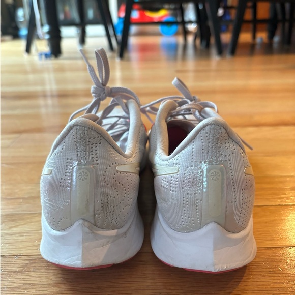 nike women’s running sneakers - size 8 - Picture 2 of 6